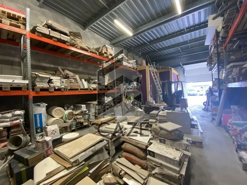 LOCAL D'ACTIVTE A VENDRE - SORTIE 24