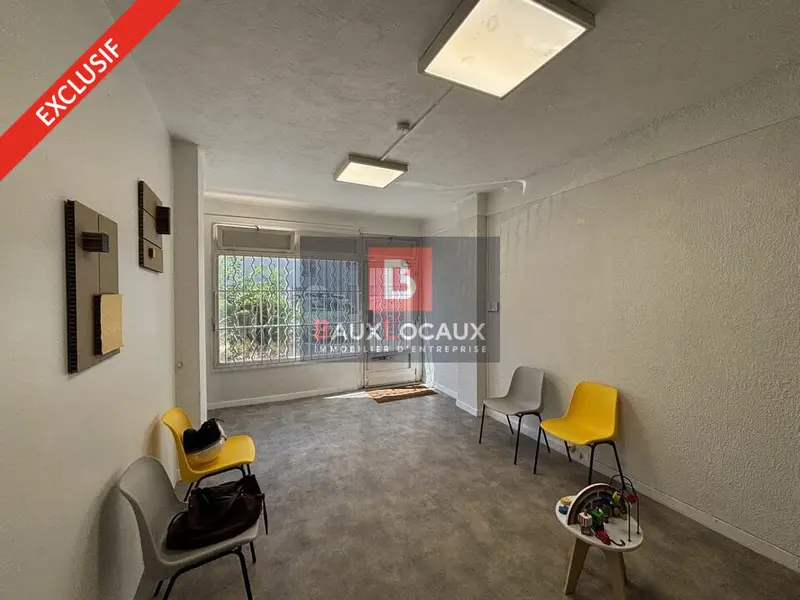 A louer Local commercial  68m² Avignon A louer Local commercial  68m² Avignon