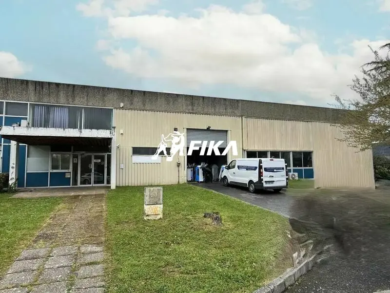 A LOUER LOCAL D'ACTIVITE 490 m² - (31100) TOULOUSE A LOUER LOCAL D'ACTIVITE 490 m² - (31100) TOULOUSE