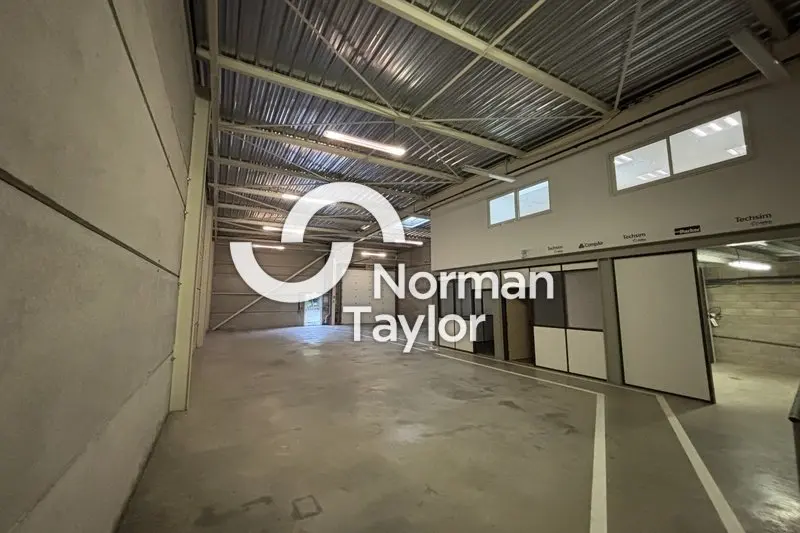 A louer Locaux d'activité 725m² Montpellier A louer Locaux d'activité 725m² Montpellier