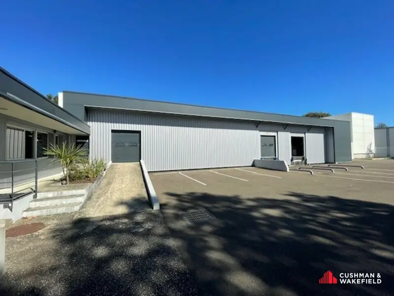 GRADIGNAN LA POTERIE - BATIMENT INDEPENDANT A VENDRE GRADIGNAN LA POTERIE - BATIMENT INDEPENDANT A VENDRE