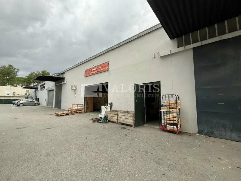 A louer Locaux d'activité 370m² Rousset A louer Locaux d'activité 370m² Rousset