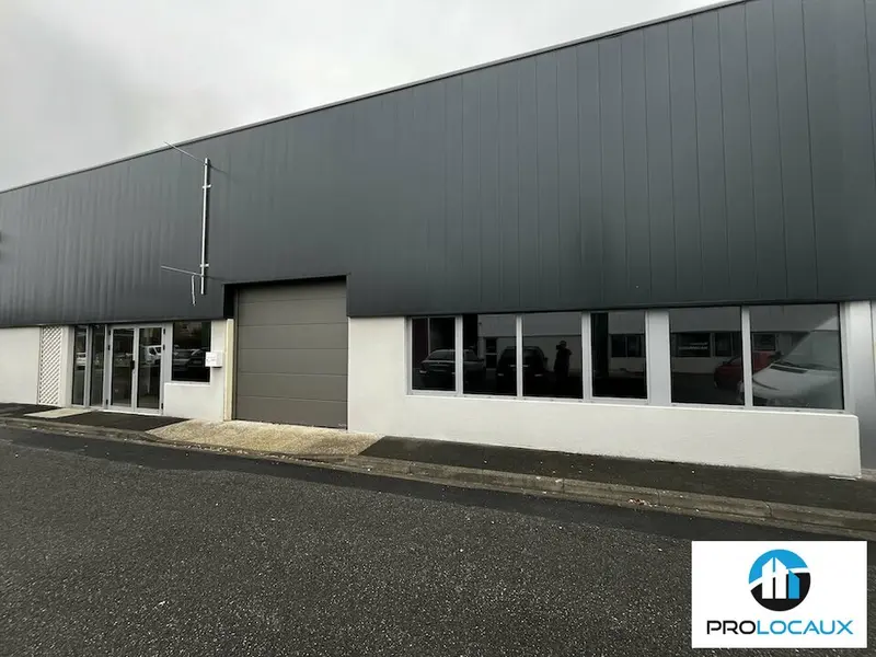 A louer Local commercial  280m² Saint-Maximin A louer Local commercial  280m² Saint-Maximin