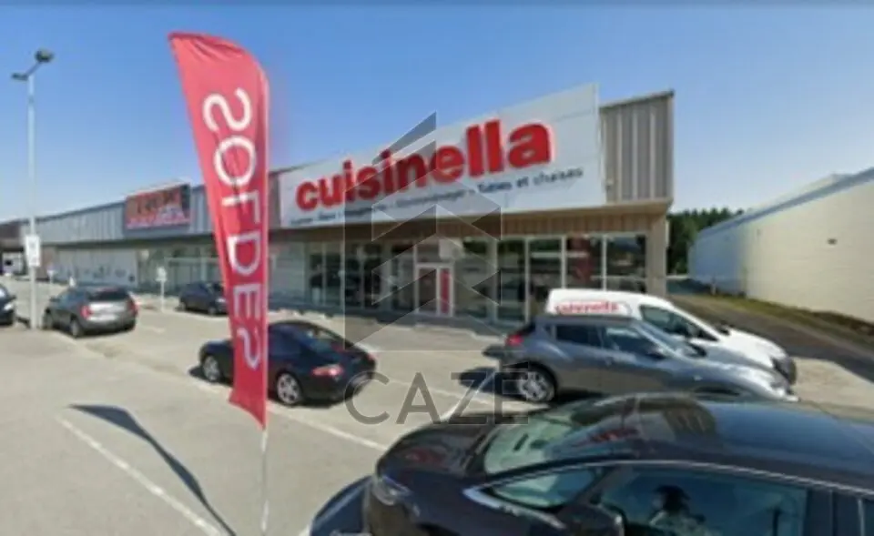 A LOUER LOCAUX COMMERCIAUX - SAINT GAUDENS