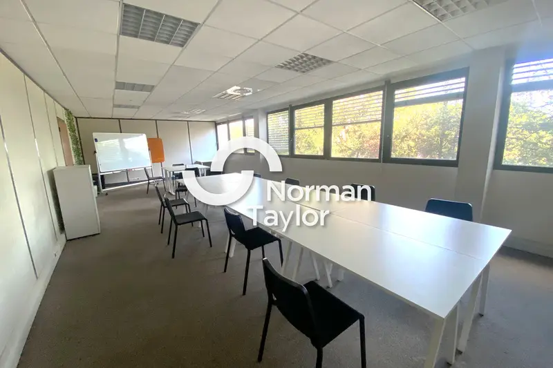 Plateaux de bureaux  R + 1 disponibles à la location 