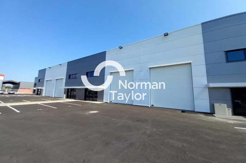 A louer Locaux d'activité 273m² Perpignan