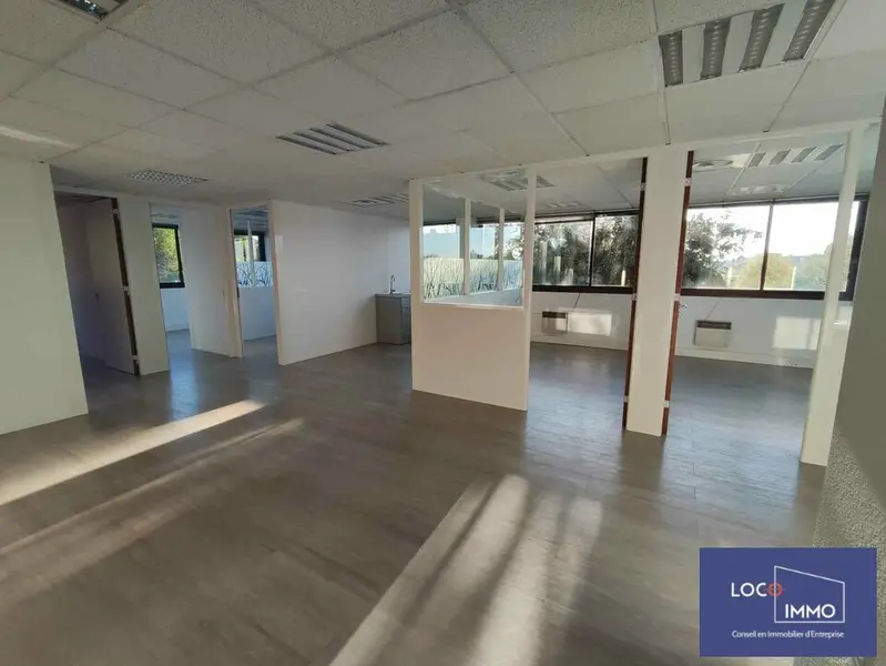 A louer Bureaux 360m² Mérignac