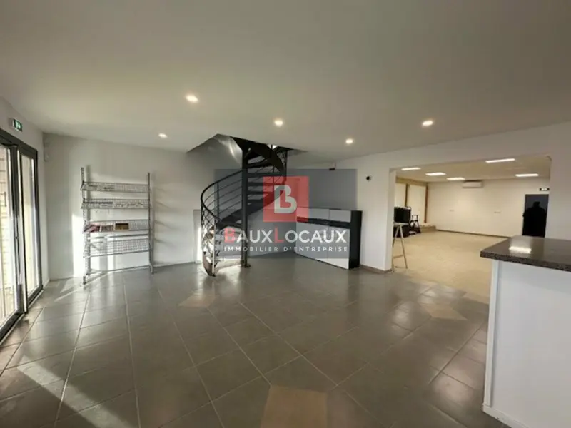 A louer Local commercial  300m² Avignon