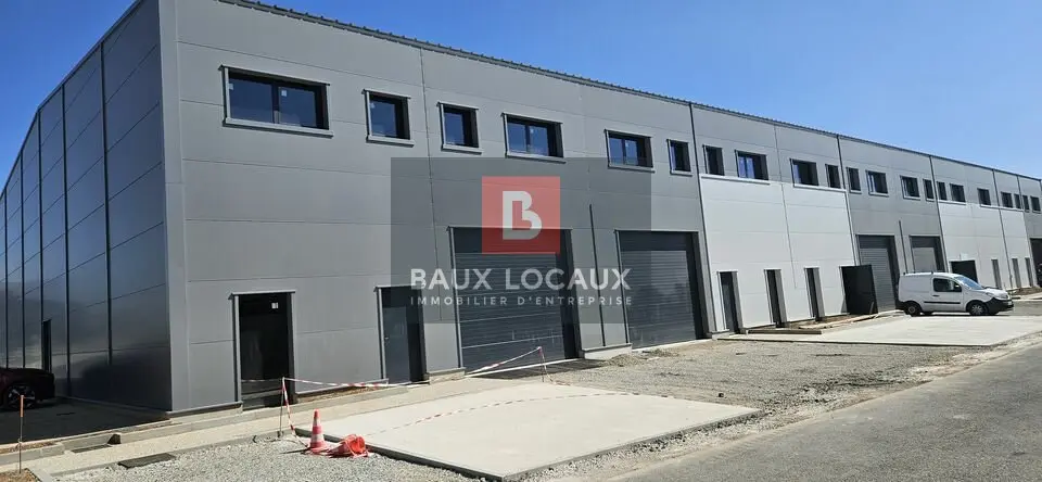 A louer Locaux d'activité 380m² Carpentras