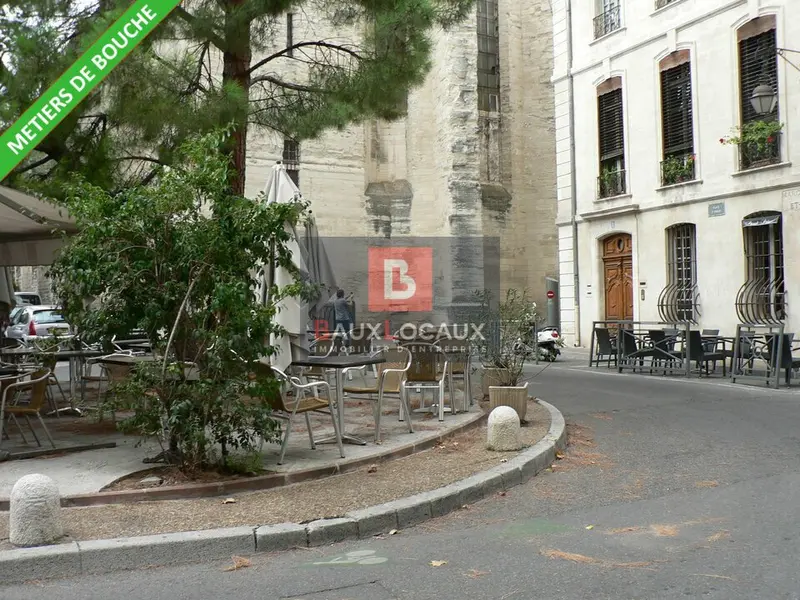 A vendre Local commercial  82m² Avignon
