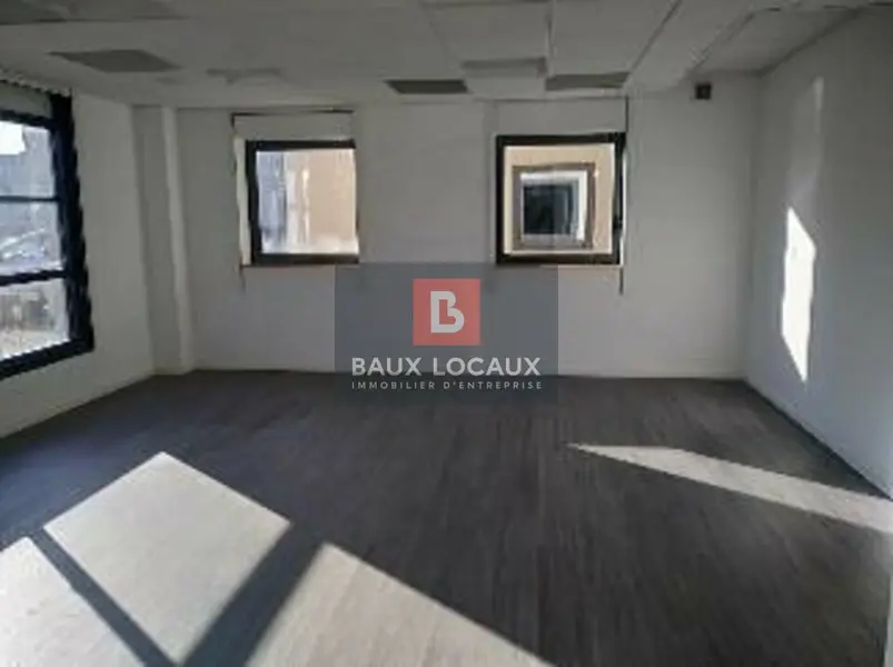 BUREAUX 60 M² PROCHE CAPSUD