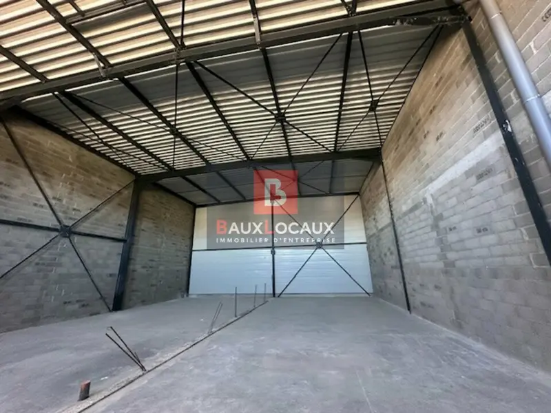 A louer Local commercial  148m² Vedène