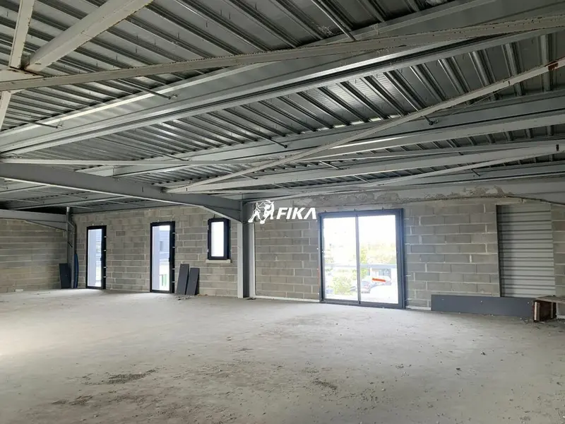 A VENDRE BUREAUX 199 m² - (31170) COLOMIERS