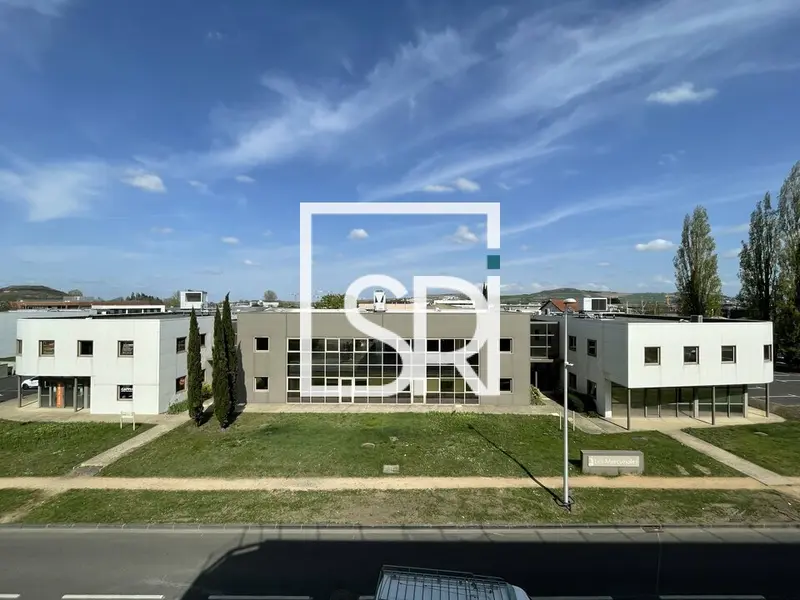 LOCATION BUREAUX - 160 m² - QUARTIER AUCHAN SUD - 63170 AUBIERE