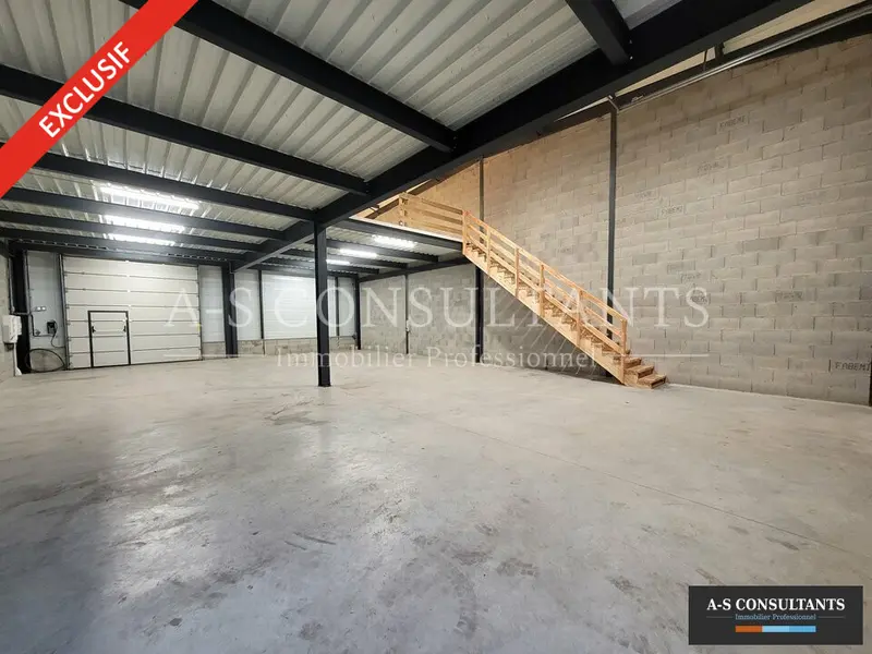 A vendre Locaux d'activité 349m² Arzay