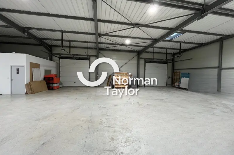 A louer Locaux d'activité 430m² Gallargues-le-Montueux