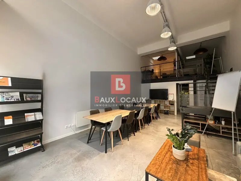 A LOUER LOCAL COMMERCIAL / BUREAUX D'ENVIRON 83M² A CAVAILLON