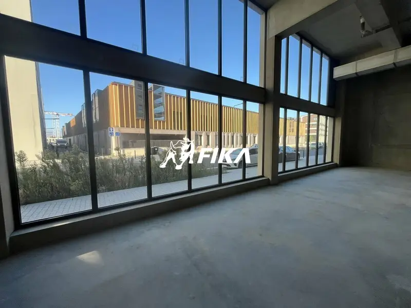 A VENDRE LOCAL D'ACTIVITÉ / LOCAL ARTSANAL - (33100) BORDEAUX