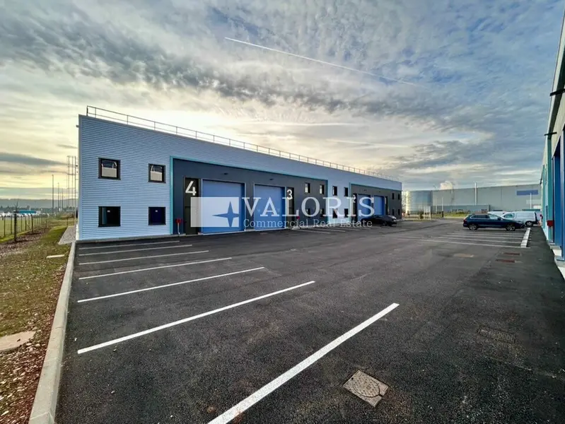 A vendre Locaux d'activité 1472.94m² Saint-Vulbas