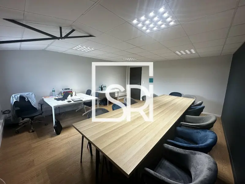 A louer Bureaux 97m² Cournon-d'Auvergne