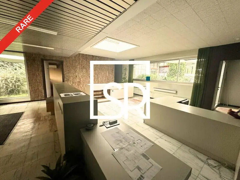 PROCHE DE l'A75 - LOCATION  BUREAUX PMR - 280 M² - 63500 ISSOIRE 