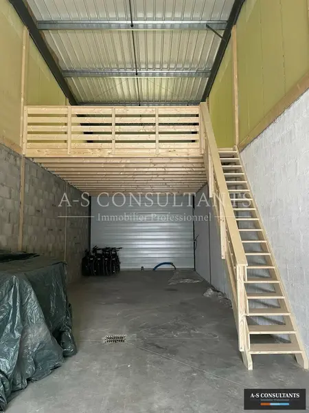 A louer Entrepôt 147m² Faverges-Seythenex