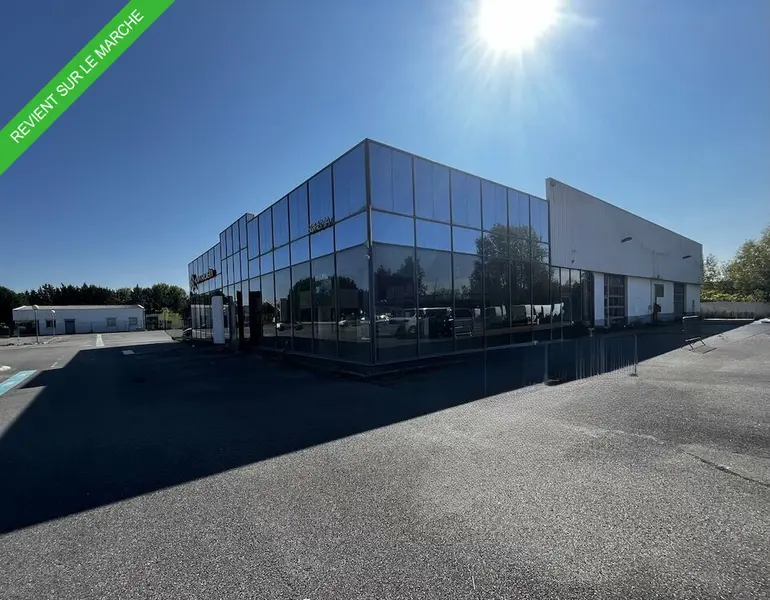 A vendre Local commercial  2654m² Persan