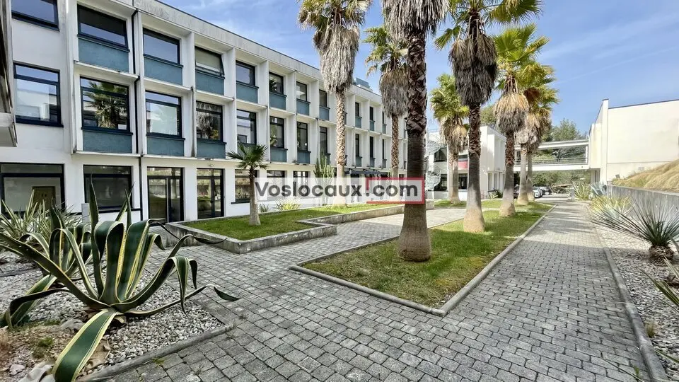 A louer Bureaux 588m² Cagnes-sur-Mer