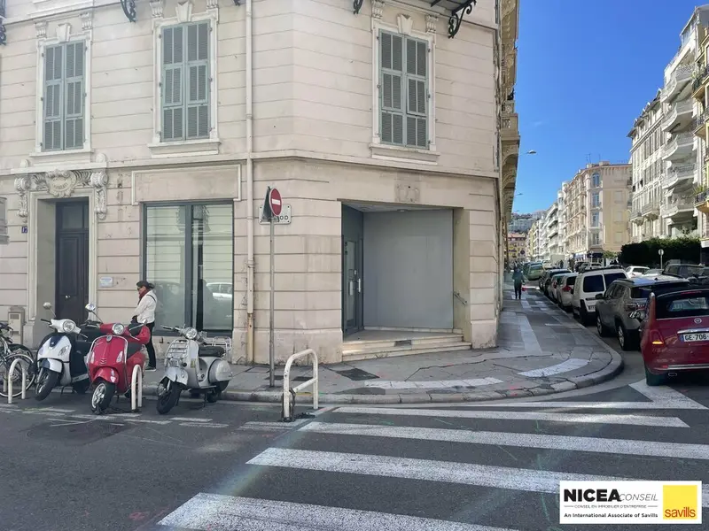 A louer Local commercial  76m² Nice