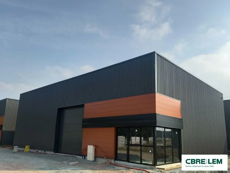 BÂTIMENT NEUF INDÉPENDANT.