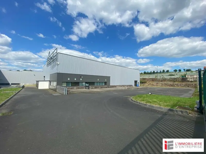 AVRANCHES-POILLEY : VENTE FONCIER ET BATIMENT