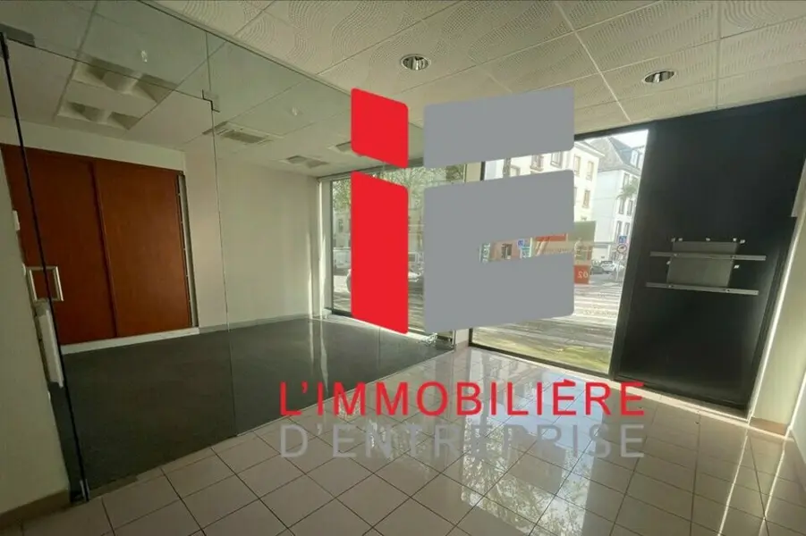 CENTRE-VILLE - AXE PASSANT