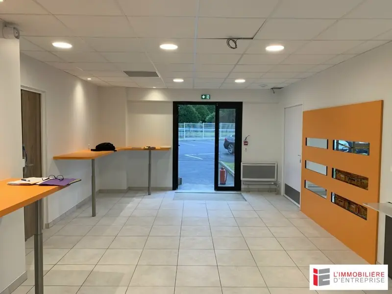 A louer Bureaux 97m² Lanester