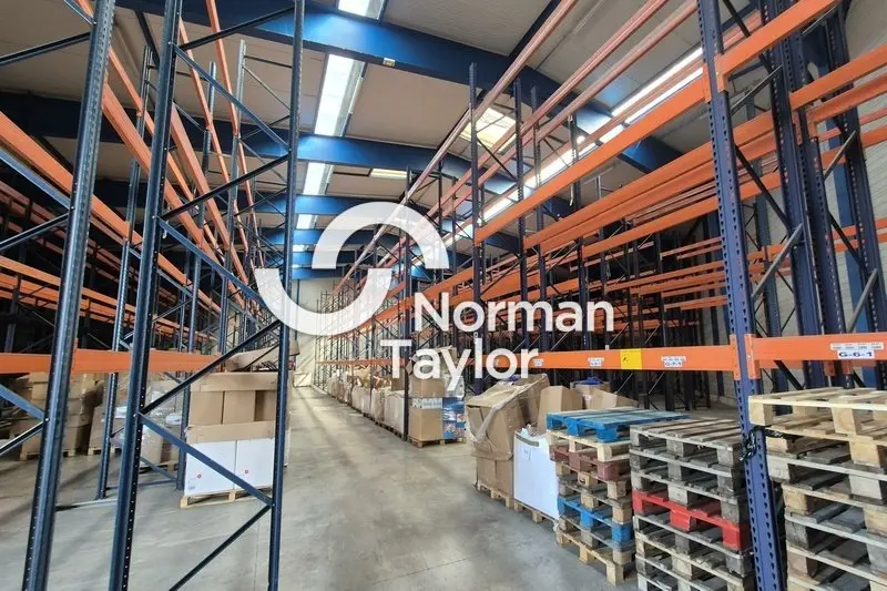 A vendre Locaux d'activité 3200m² Perpignan