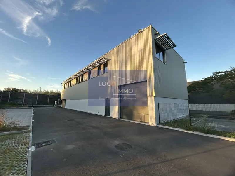 A louer Locaux d'activité 600m² Gradignan