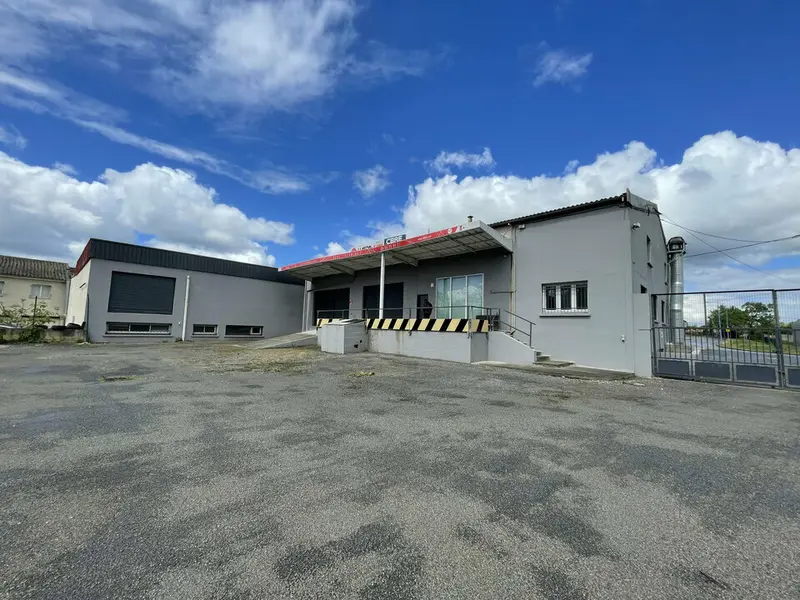 À LOUER  BÂTIMENT D'ACTIVITÉS AVEC BUREAUX  LORMONT (33310)