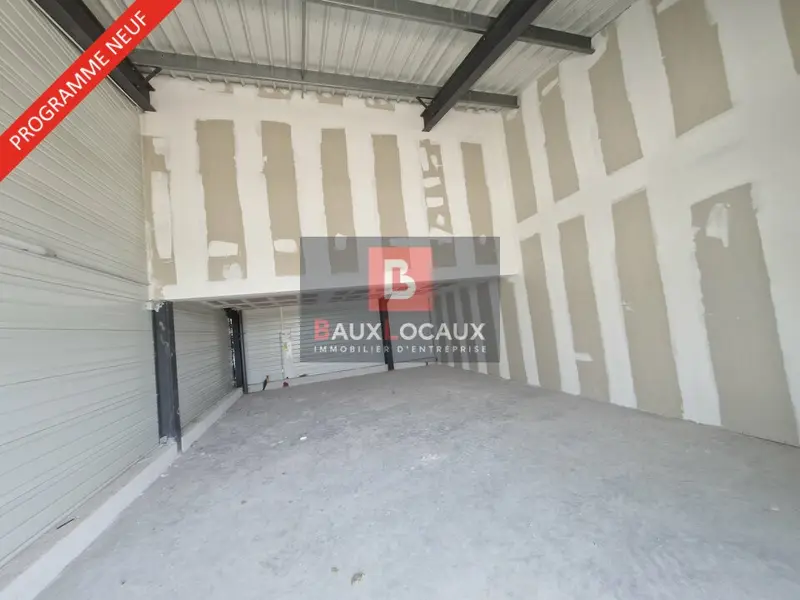 PROGRAMME NEUF SUR AXE TRES PASSANT 2 LOCAUX COMMERCIAUX A LOUER