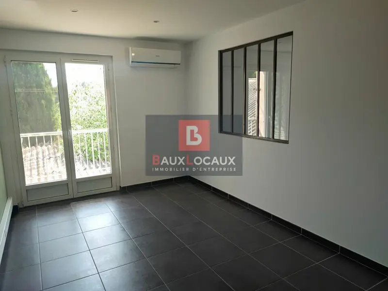 LOCATION BUREAUX D'ENVIRON 82 m² AVEC BALCON