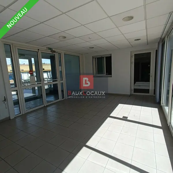 A LOUER, BUREAUX D'ENVIRON 222M² proche CAPSUD