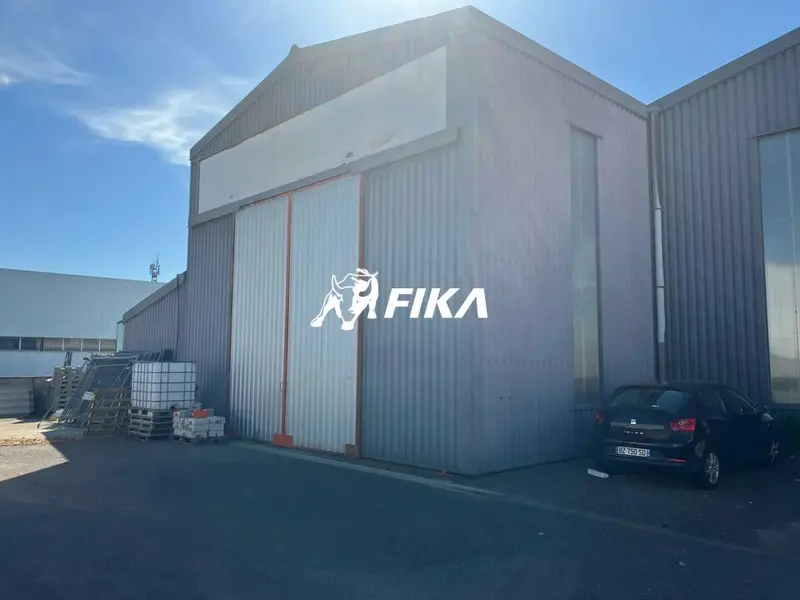 A VENDRE LOCAL D'ACTIVITÉ 645 m² - (31700) BEAUZELLE