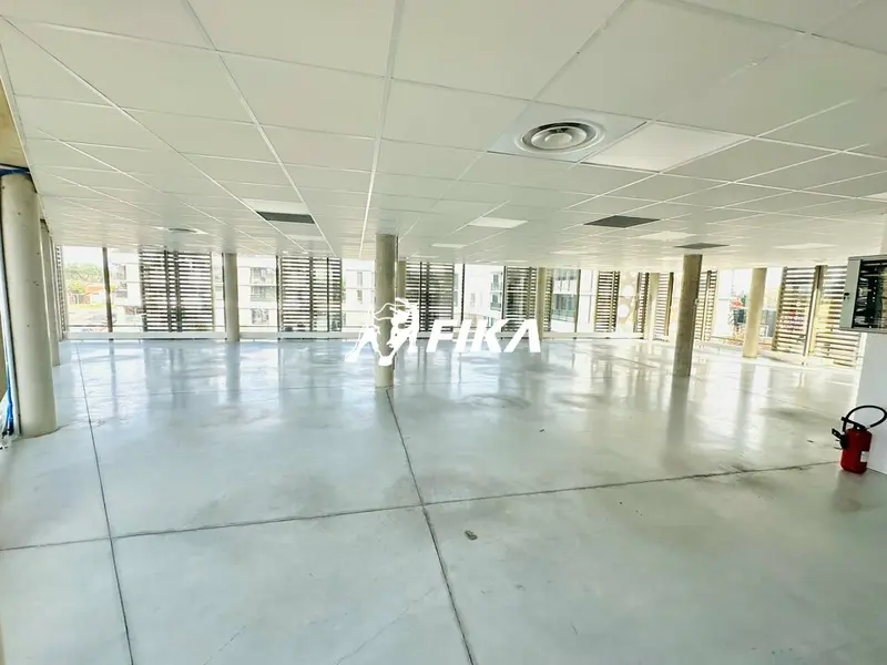 BUREAUX - A LOUER - 1288 m² -  (33700) MERIGNAC