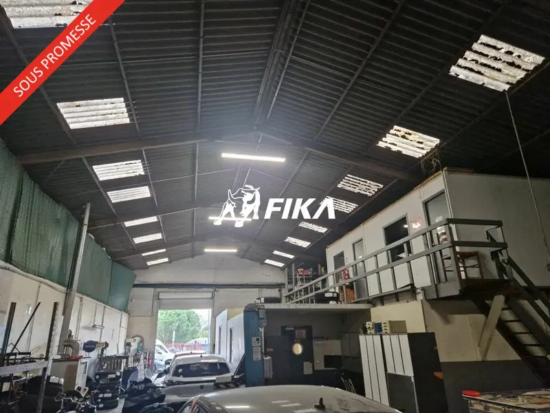 A VENDRE ENTREPOT D'ACTIVITÉ 900 m² - (31200) TOULOUSE