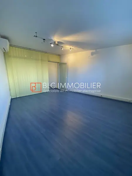 BUREAUX À LOUER 28 m² - MARSEILLE 8ᵉ ROND-POINT DU PRADO