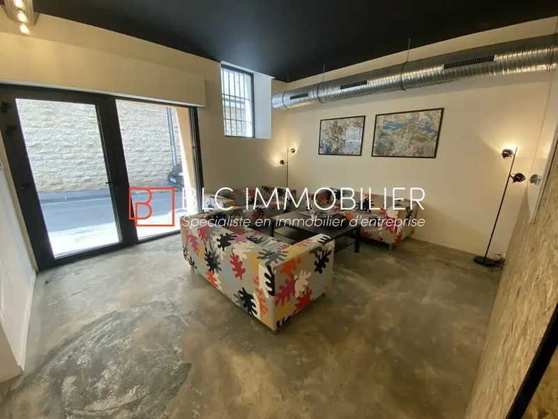 BUREAUX A LOUER RDC LUMINEUX 90 m2 - VIEUX PORT 13001