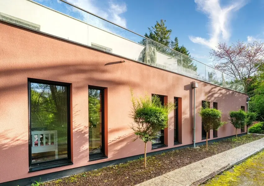 À LOUER RIVE DROITE - MAISON MODERNE À USAGE DE BUREAUX  LATRESNE