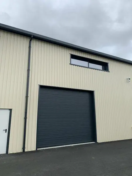 CESTAS - 310 m² de locaux d'activités et bureaux