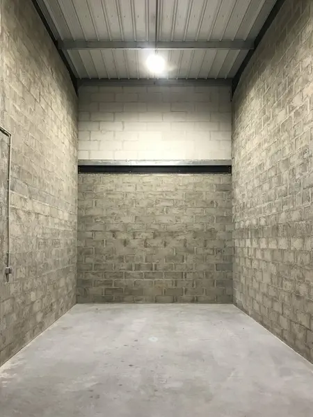 PETITE SURFACE RARE SUR LE SECTEUR