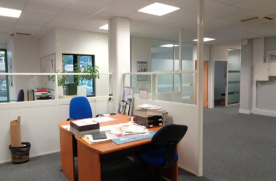A louer Bureaux 183m² Bron