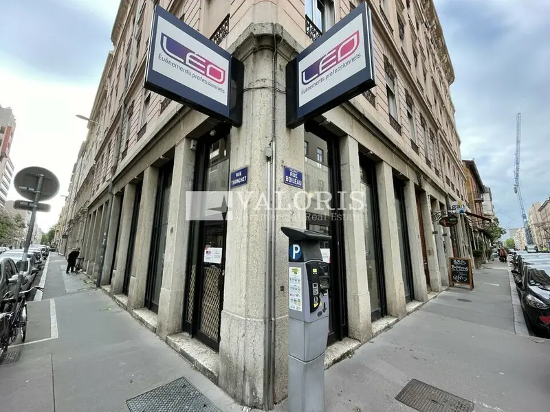 A louer Local commercial  90.15m² Lyon 06