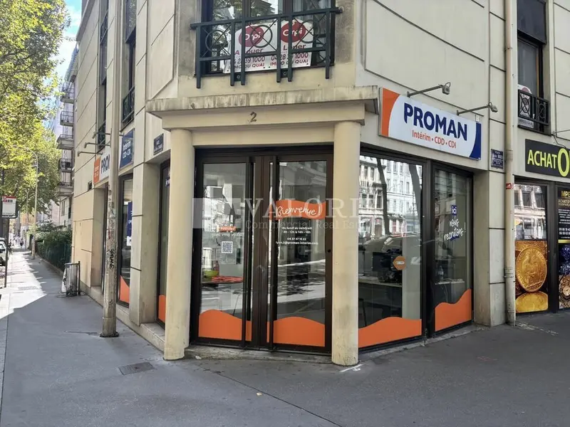 A louer Local commercial  84.85m² Lyon 03